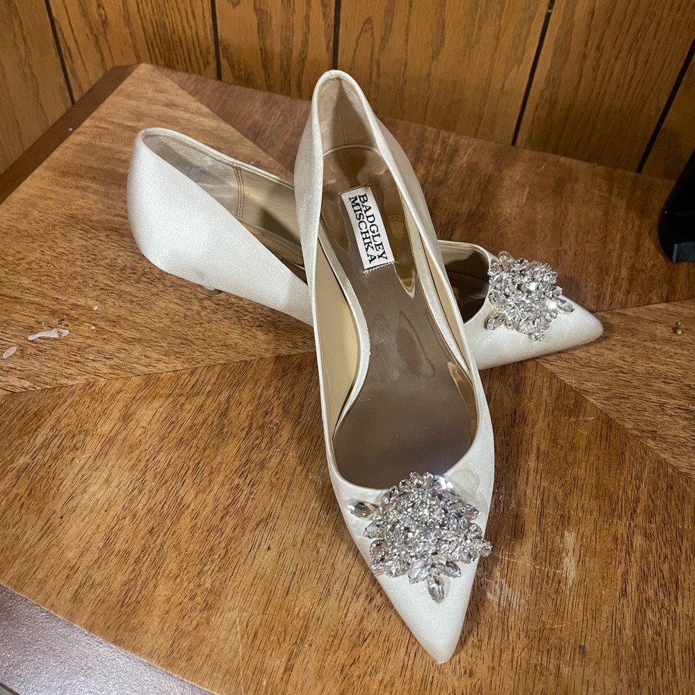 Bagdely Mischka Vail Embellished Kitten Heel Pump - Picture 3 of 16